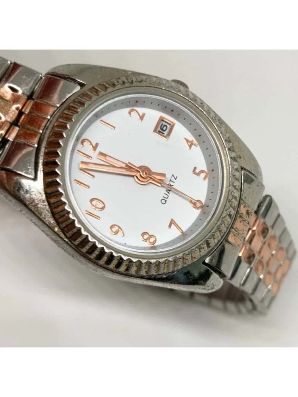 Accutime vintage classic women’s watch date two tone 25mm 6.5” running